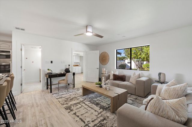 8228 E Oak Street, Scottsdale, AZ 85257