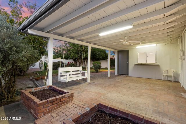 8228 E Oak Street, Scottsdale, AZ 85257