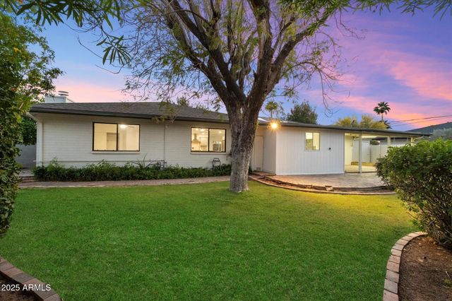 8228 E Oak Street, Scottsdale, AZ 85257