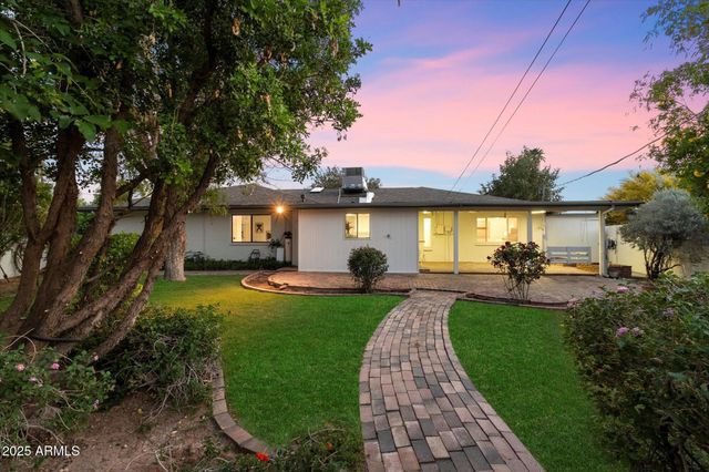 8228 E Oak Street, Scottsdale, AZ 85257