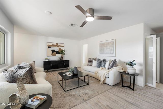 8228 E Oak Street, Scottsdale, AZ 85257