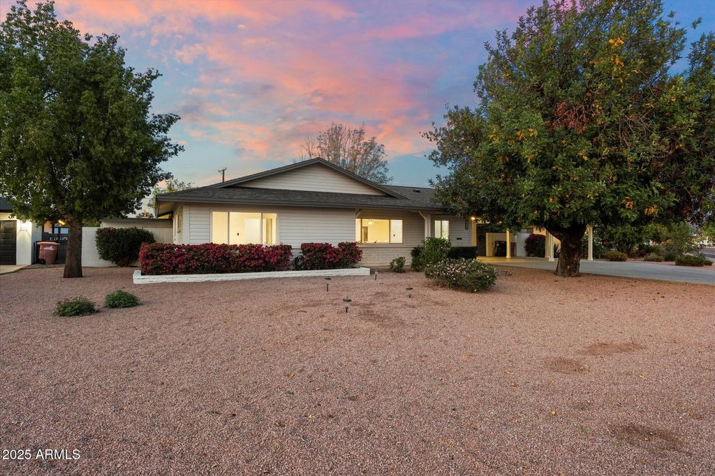 8228 E Oak Street, Scottsdale, AZ 85257