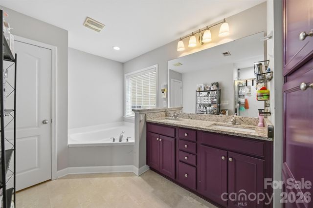 14009 Mallard Lake Road 153, Charlotte, NC 28262