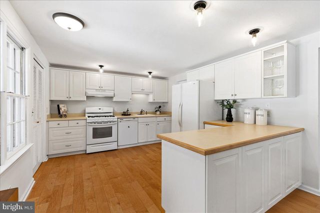 139 LAUREL RD, Princeton, NJ 08540