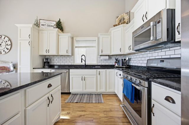 6012 58th Avenue S, Fargo, ND 58104