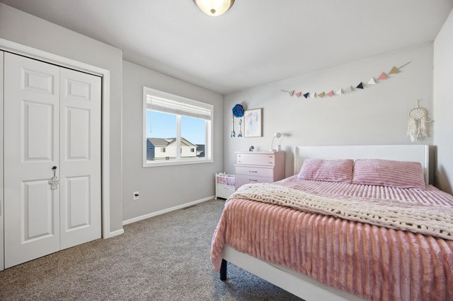 6012 58th Avenue S, Fargo, ND 58104