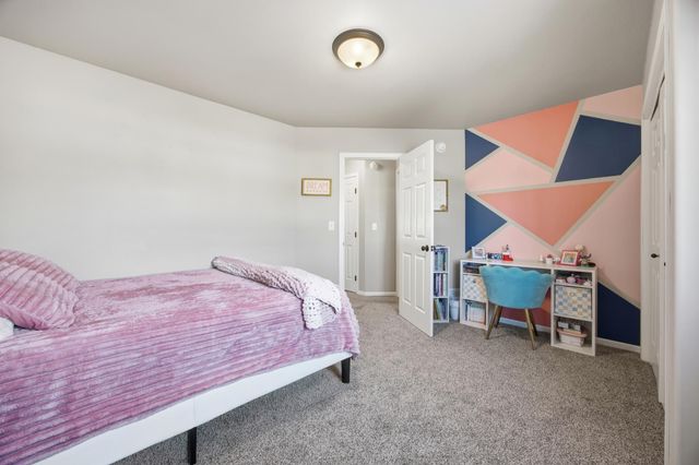 6012 58th Avenue S, Fargo, ND 58104