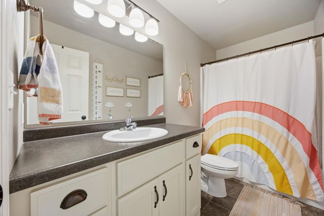 6012 58th Avenue S, Fargo, ND 58104