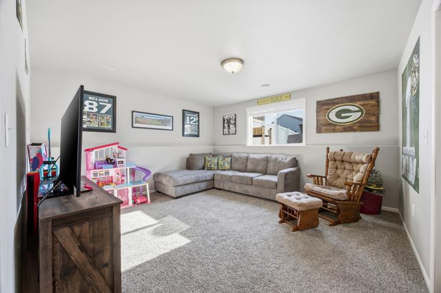 6012 58th Avenue S, Fargo, ND 58104