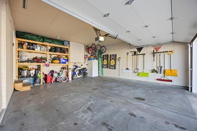 6012 58th Avenue S, Fargo, ND 58104