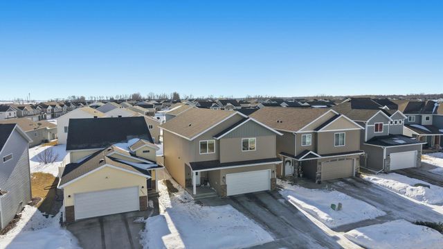 6012 58th Avenue S, Fargo, ND 58104