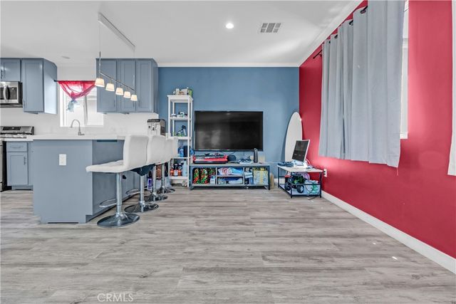 7745 Radford, North Hollywood, CA 91605