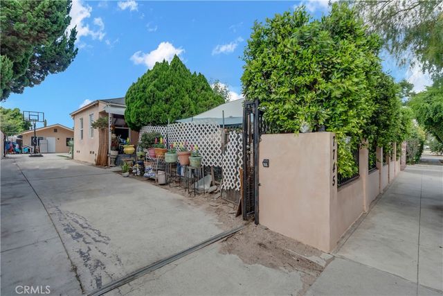7745 Radford, North Hollywood, CA 91605
