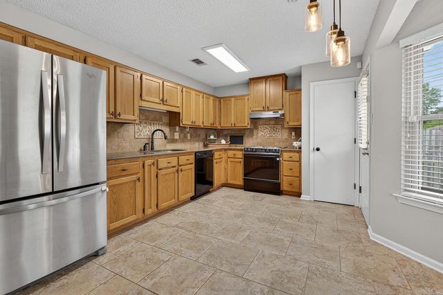 111 Amber Oaks, Sherwood, AR 72120
