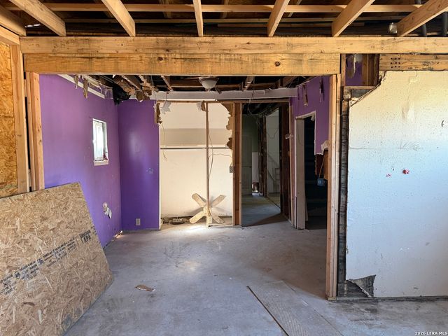 438 Cravens, San Antonio, TX 78223