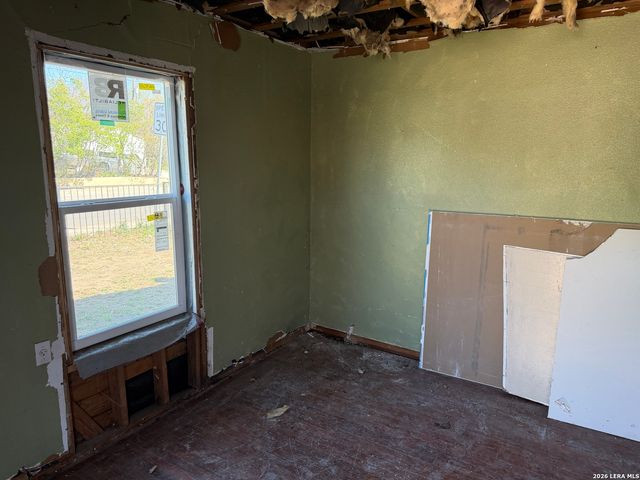 438 Cravens, San Antonio, TX 78223