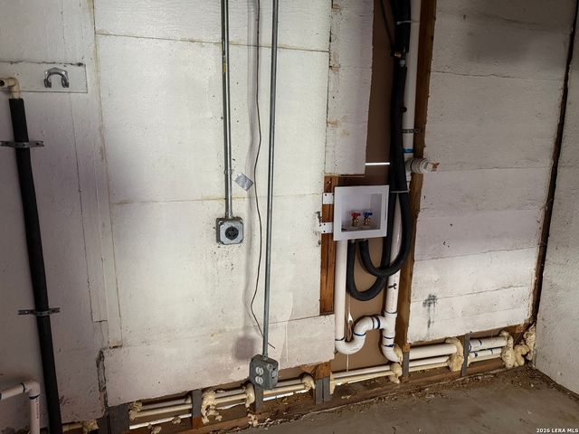 438 Cravens, San Antonio, TX 78223