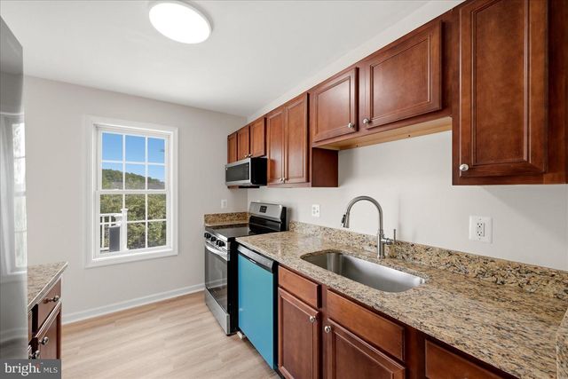 224 FORD CIR, Inwood, WV 25428