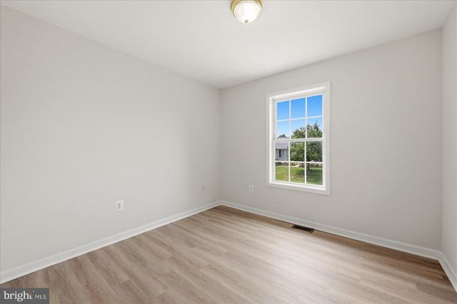 224 FORD CIR, Inwood, WV 25428