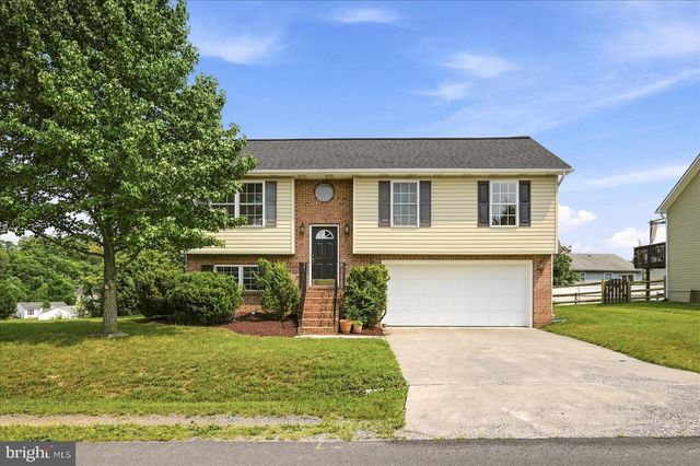 224 FORD CIR, Inwood, WV 25428