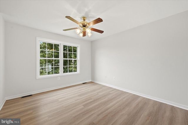 224 FORD CIR, Inwood, WV 25428