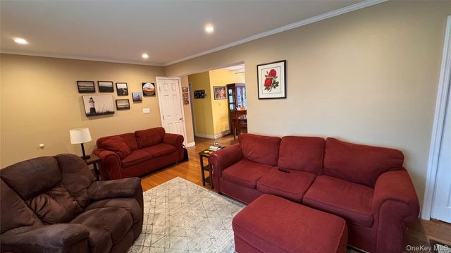 493 Kell Place, Seaford, NY 11783