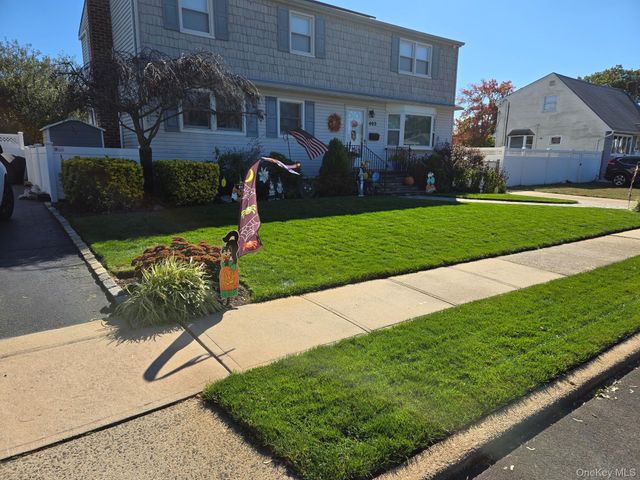 493 Kell Place, Seaford, NY 11783