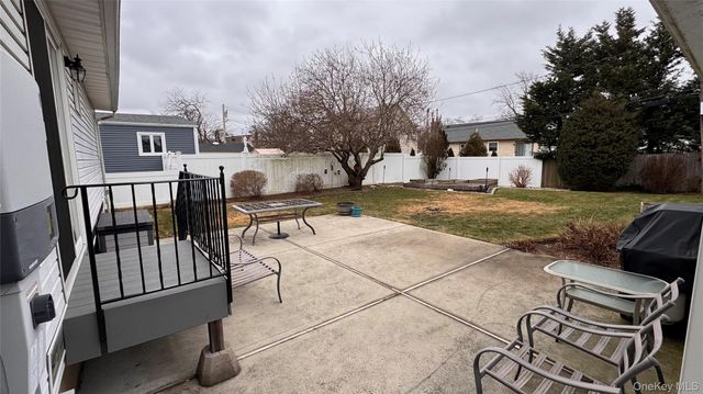 493 Kell Place, Seaford, NY 11783