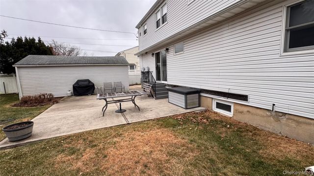 493 Kell Place, Seaford, NY 11783