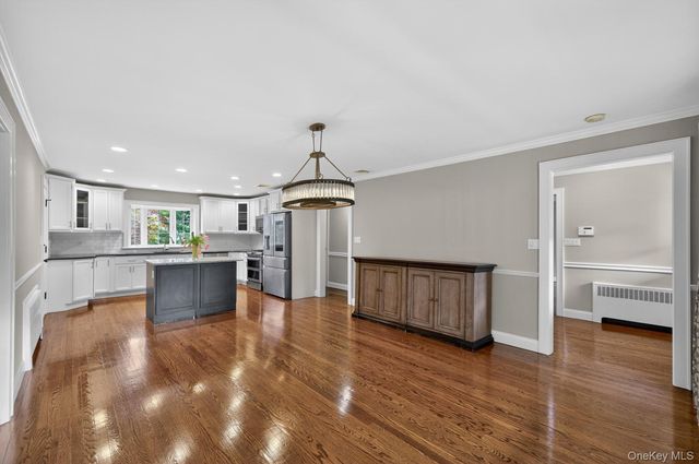 5 Longview Court, Huntington, NY 11743