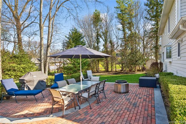 5 Longview Court, Huntington, NY 11743