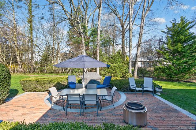 5 Longview Court, Huntington, NY 11743
