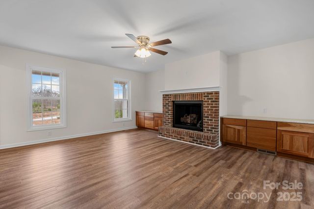 3723 Franklin Court, Newton, NC 28658