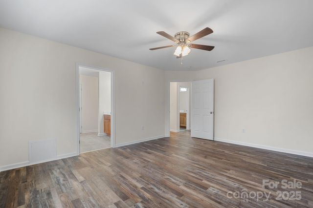 3723 Franklin Court, Newton, NC 28658