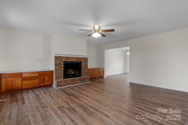 3723 Franklin Court, Newton, NC 28658