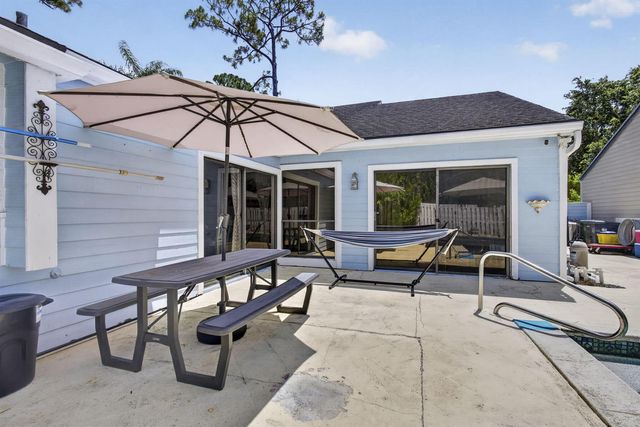 537 Goldenwood Way, Wellington, FL 33414