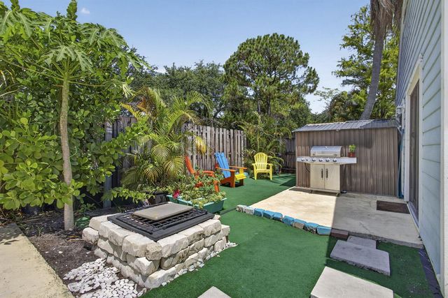 537 Goldenwood Way, Wellington, FL 33414
