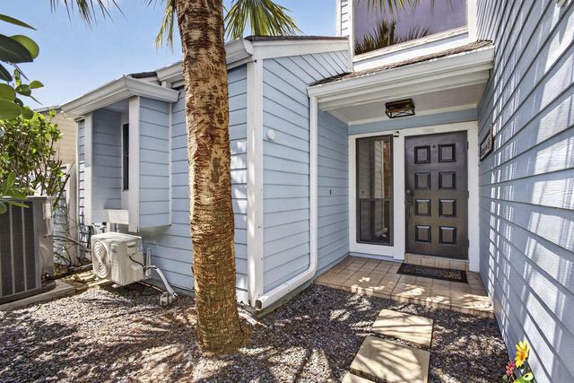 537 Goldenwood Way, Wellington, FL 33414