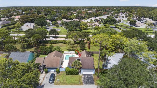 537 Goldenwood Way, Wellington, FL 33414