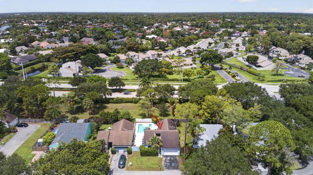537 Goldenwood Way, Wellington, FL 33414