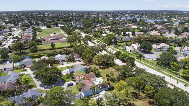 537 Goldenwood Way, Wellington, FL 33414