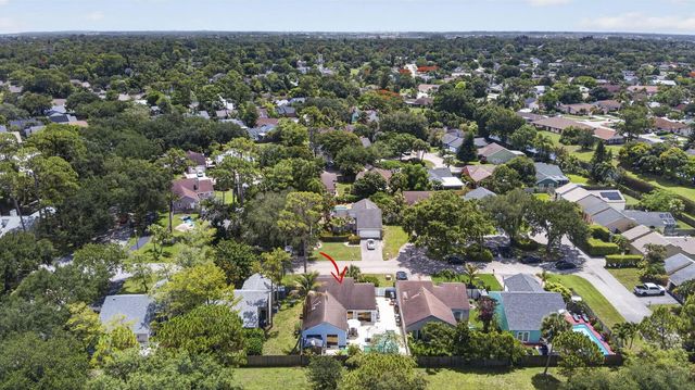 537 Goldenwood Way, Wellington, FL 33414