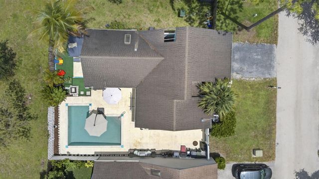 537 Goldenwood Way, Wellington, FL 33414