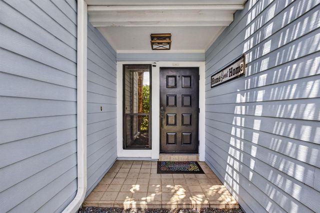 537 Goldenwood Way, Wellington, FL 33414