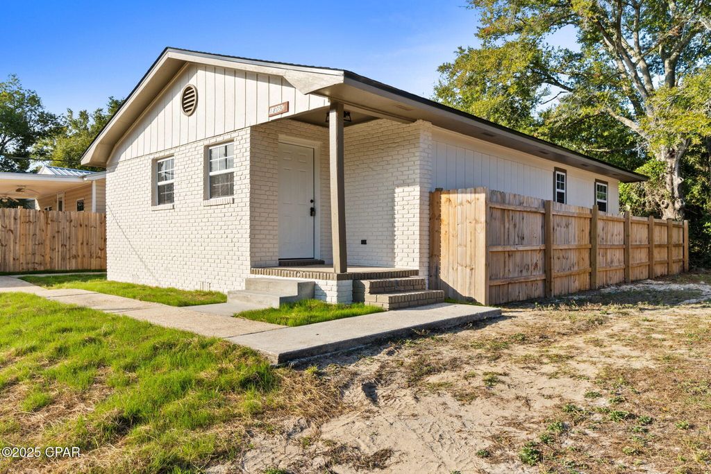 1809 Flower Avenue, Panama City, FL 32405