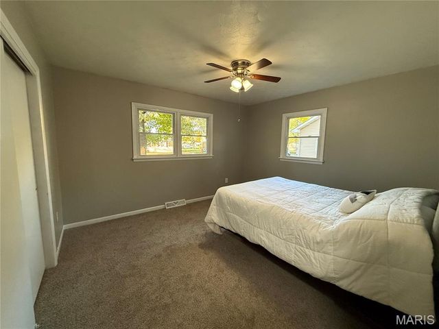 1141 Warren Street, Jerseyville, IL 62052