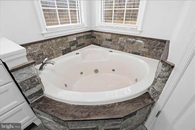 44 SILVER DR, Elizabethtown, PA 17022