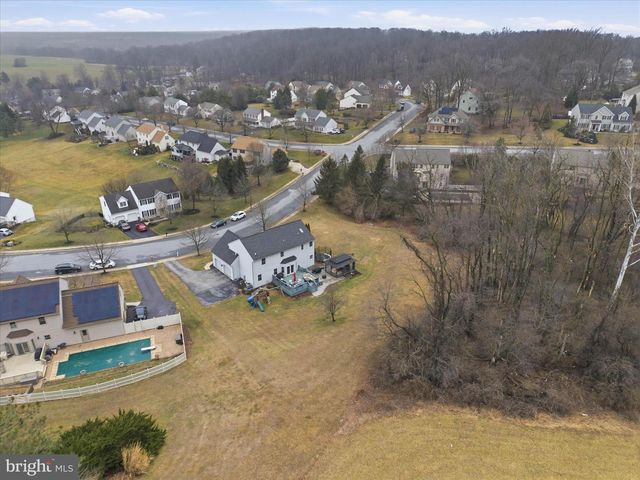 44 SILVER DR, Elizabethtown, PA 17022