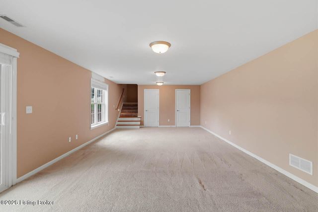 9015 Pinnacle Place Dr, Louisville, KY 40272