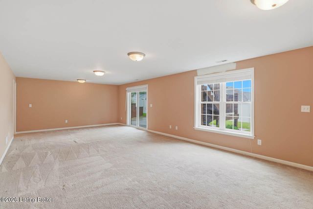 9015 Pinnacle Place Dr, Louisville, KY 40272